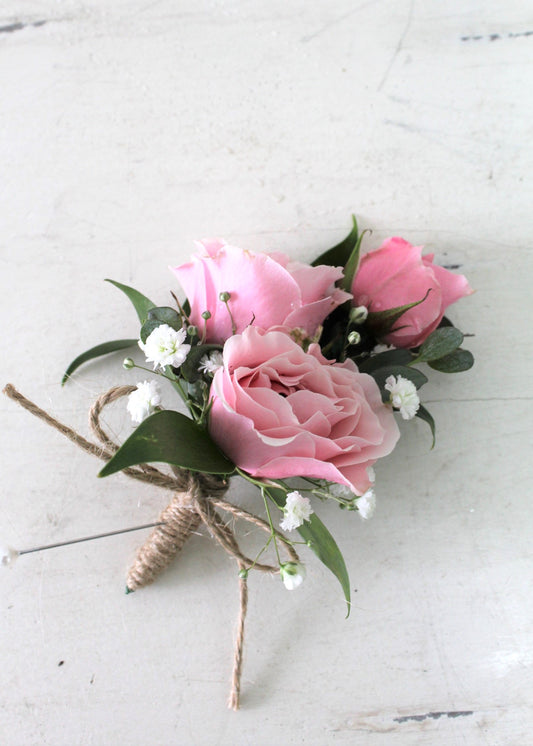 boutonnière rose